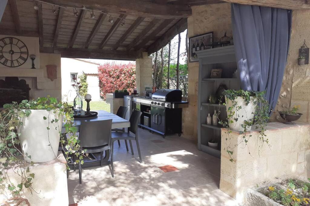 Wine Garden Villa Gardegan-et-Tourtirac Exterior foto